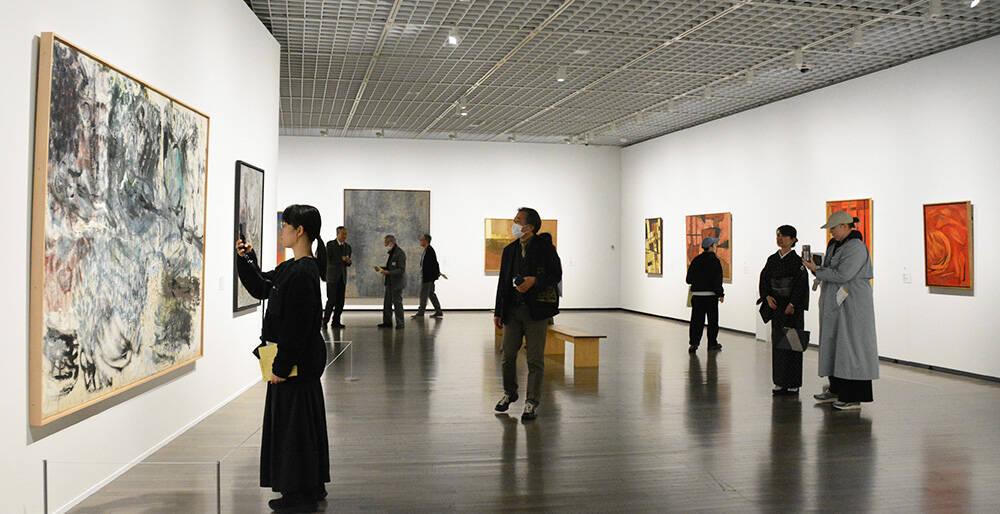 美術史から「見落とされた」女性作家14人を再発見。時代に挑む『アンチ・アクション展』レポ