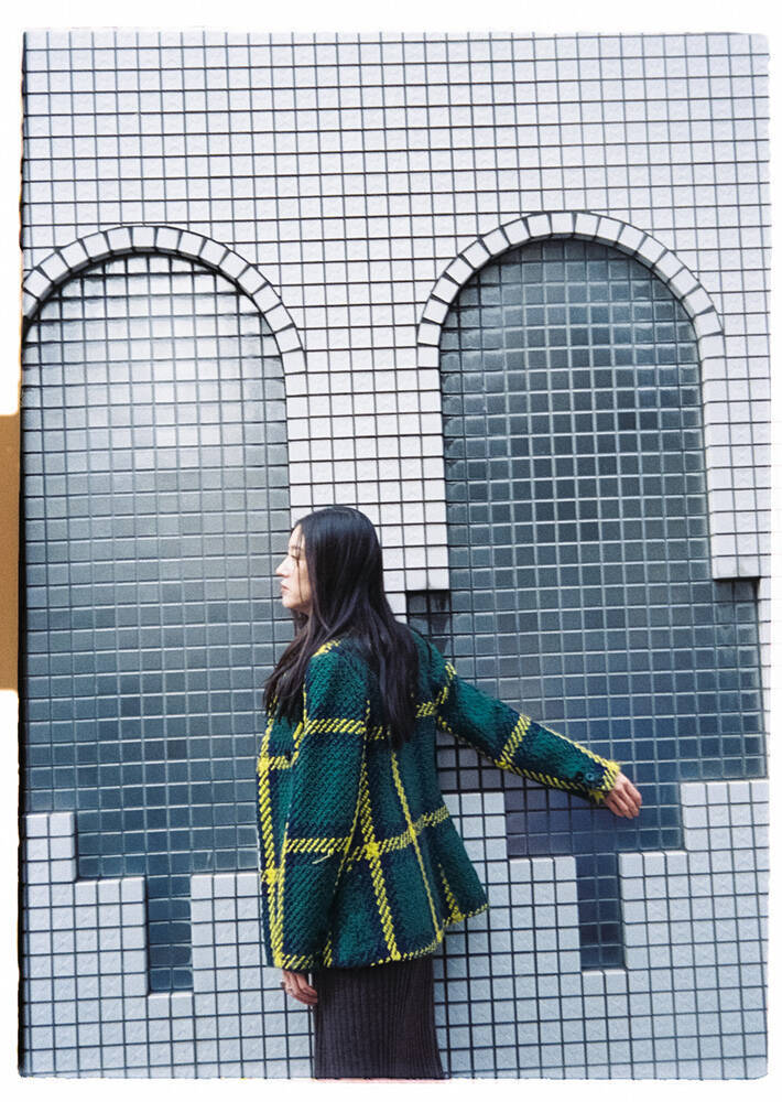 上村窓写真連載vol.5『どこだよここは だれだよきみは』〜関めぐみと街を歩く〜