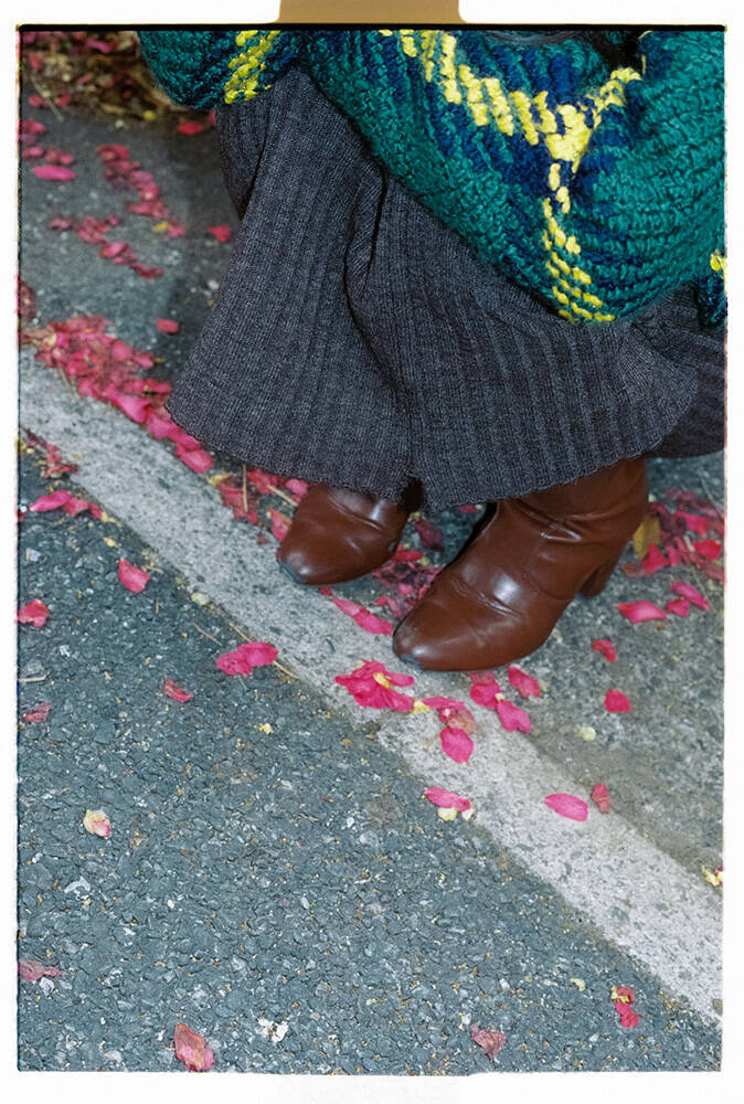 上村窓写真連載vol.5『どこだよここは だれだよきみは』〜関めぐみと街を歩く〜