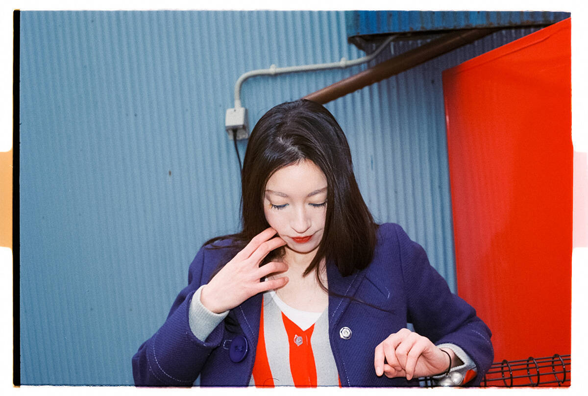 上村窓写真連載vol.5『どこだよここは だれだよきみは』〜関めぐみと街を歩く〜