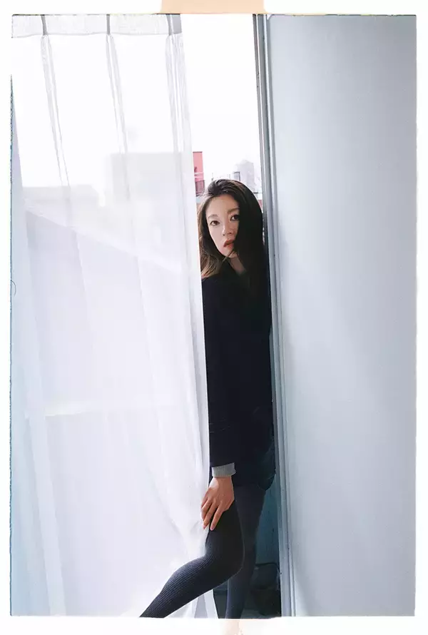 「上村窓写真連載vol.5『どこだよここは だれだよきみは』〜関めぐみと街を歩く〜」の画像