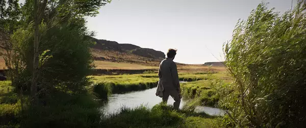 「ヌリ・ビルゲ・ジェイラン監督最新作『二つの季節しかない村』予告編＆場面写真到着」の画像