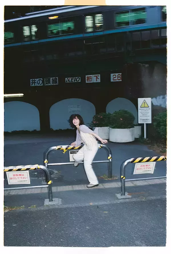 「上村窓写真連載vol.6『どこだよここは だれだよきみは』〜園凜と街を歩く〜」の画像
