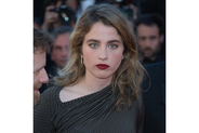 なぜ性加害者が守られる？アデル・エネルの映画界引退を機に、フランス映画界の構造的問題を考える