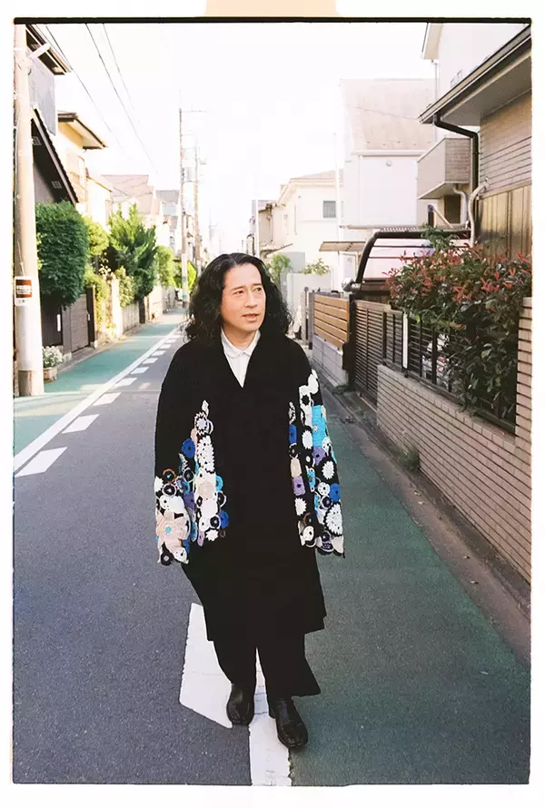 「上村窓写真連載vol.7『どこだよここは だれだよきみは』〜又吉直樹と街を歩く〜」の画像