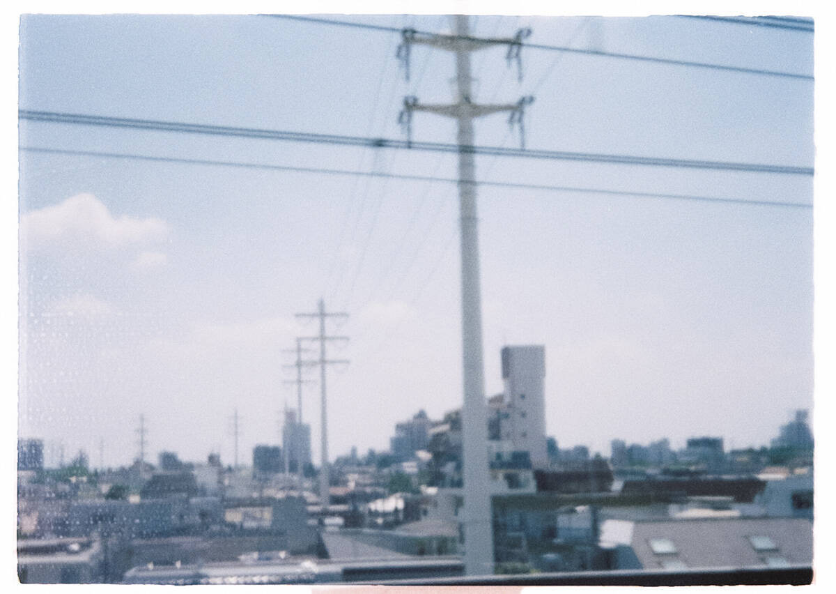 上村窓写真連載vol.7『どこだよここは だれだよきみは』〜又吉直樹と街を歩く〜