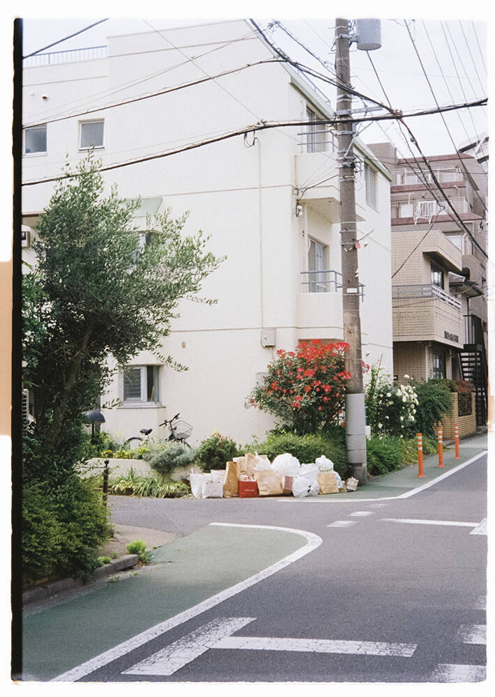 上村窓写真連載vol.7『どこだよここは だれだよきみは』〜又吉直樹と街を歩く〜