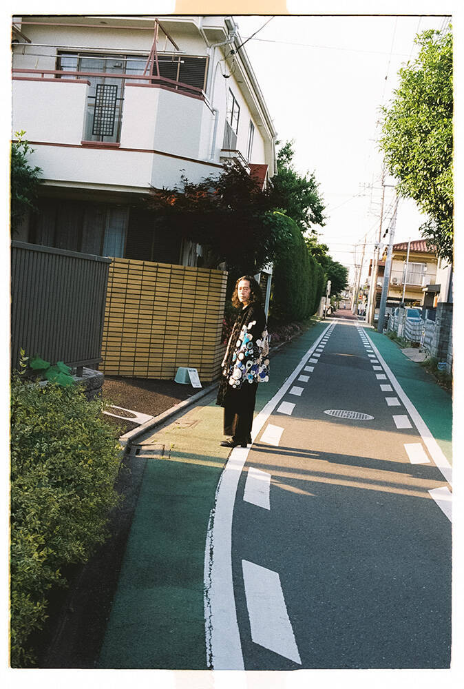 上村窓写真連載vol.7『どこだよここは だれだよきみは』〜又吉直樹と街を歩く〜