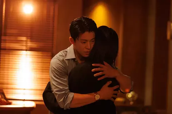 「小栗旬とハン・ヒョジュが「恋の練習」。Netflix『匿名の恋人たち』場面写真＆特別映像到着」の画像