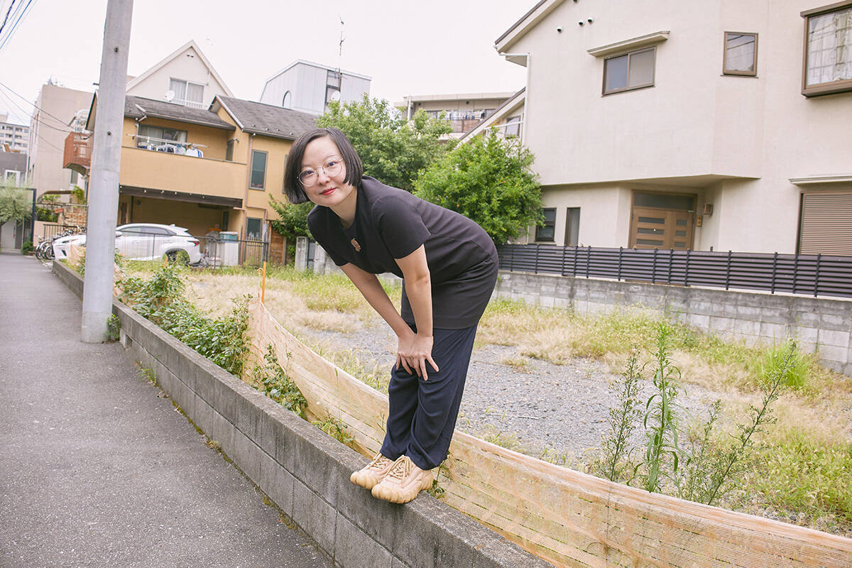 シシヤマザキ、からだと向き合った先に「発光するピンク」があった。『虎に翼』OP制作も聞く