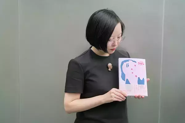 「シシヤマザキ、からだと向き合った先に「発光するピンク」があった。『虎に翼』OP制作も聞く」の画像