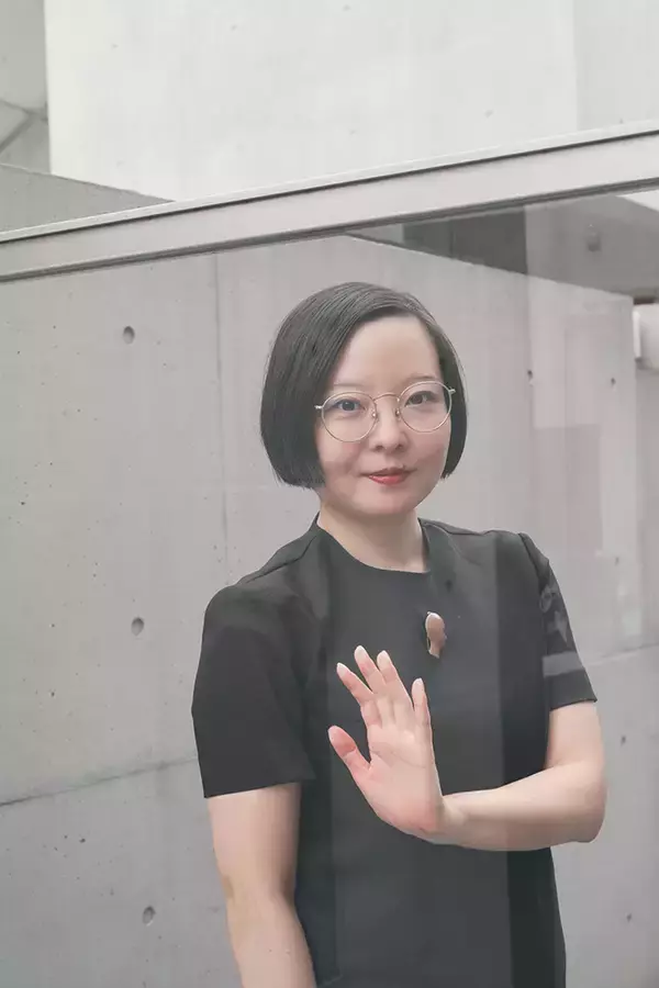 「シシヤマザキ、からだと向き合った先に「発光するピンク」があった。『虎に翼』OP制作も聞く」の画像