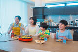 「M!LK塩﨑太智がドラマ『もうパパ！』に出演。原菜乃華を全力で守る大人気動画配信者役」の画像3