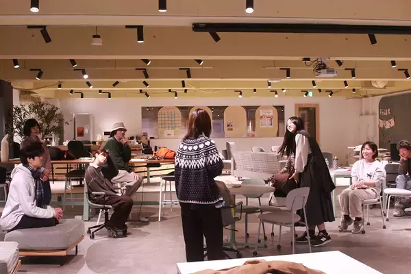 「10代のクリエーションの学び舎「GAKU」とバストリオ今野裕一郎による『ほんとぜんぶ光る』上演」の画像