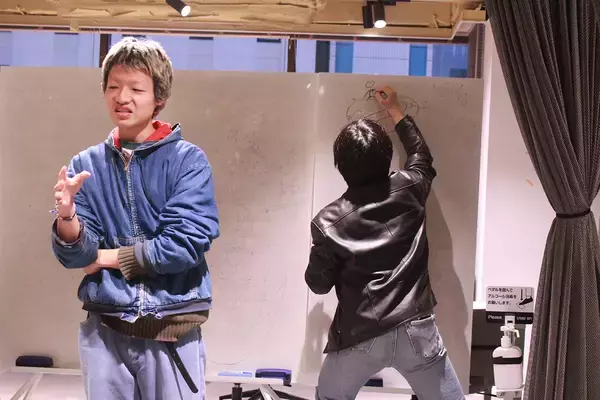 「10代のクリエーションの学び舎「GAKU」とバストリオ今野裕一郎による『ほんとぜんぶ光る』上演」の画像