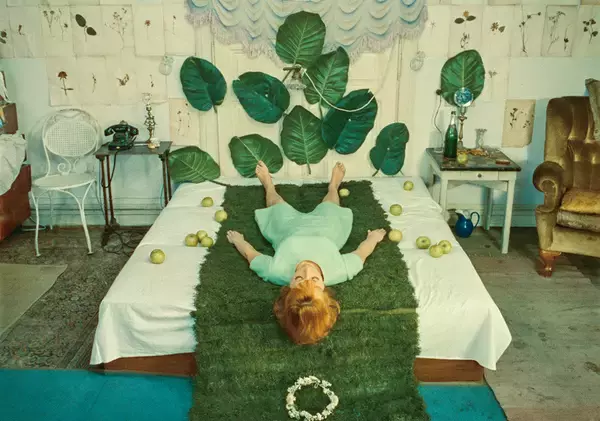 「映画『ひなぎく』本編映像公開。60年代チェコ・ヌーヴェルヴァーグの傑作が4Kレストアで甦る」の画像