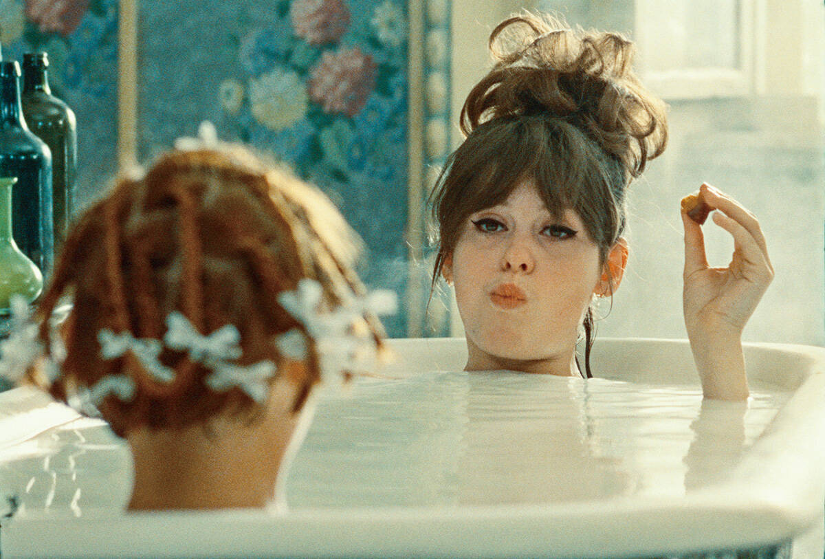 映画『ひなぎく』本編映像公開。60年代チェコ・ヌーヴェルヴァーグの傑作が4Kレストアで甦る