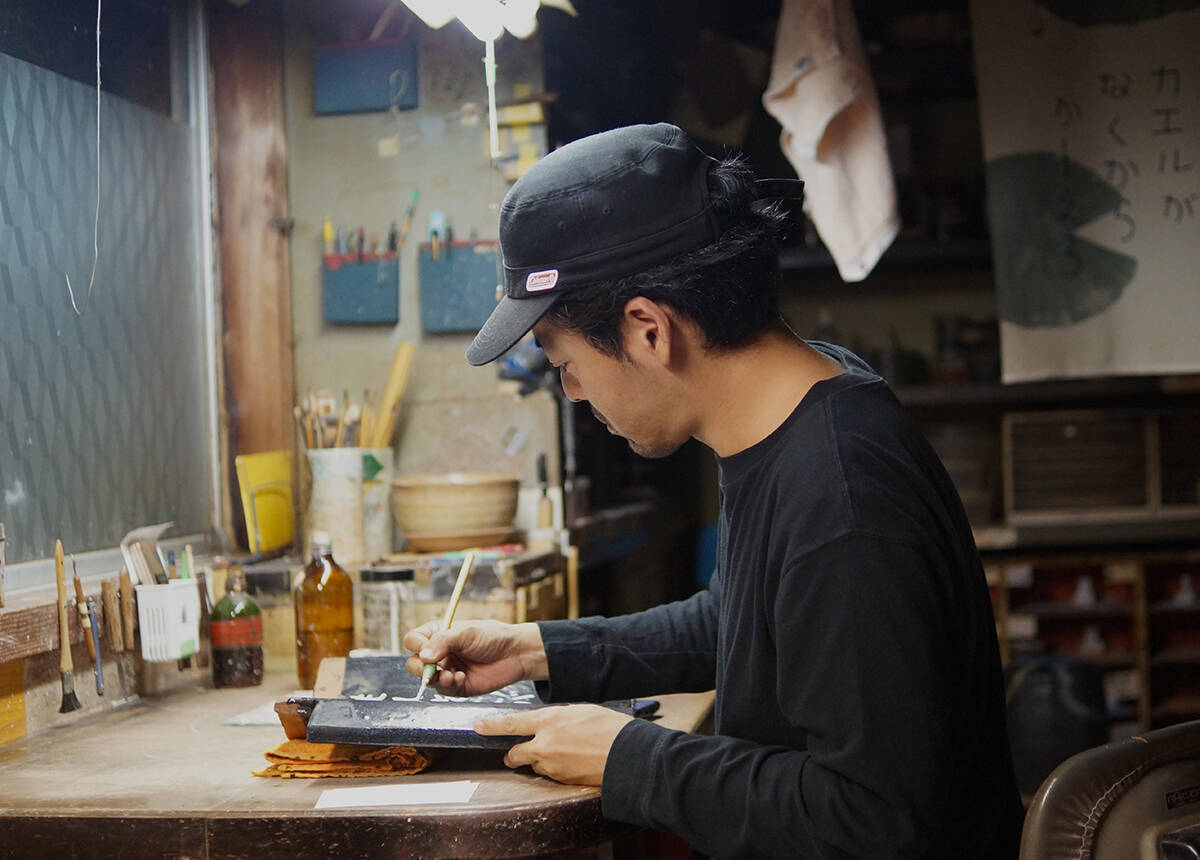 救出した能登瓦をテーマにした展覧会『アウトサイド』が石川・珠洲の銭湯で開催。七尾旅人のライブも