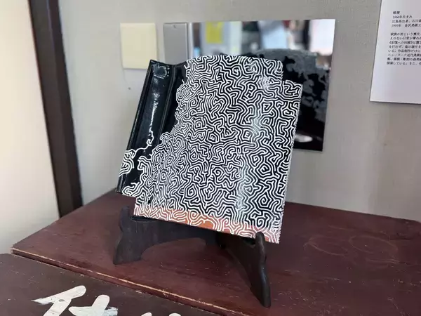 「被災地・能登の現在と、強く美しい「能登瓦」の旅。七尾旅人ら参加のアート展、坂茂の建築も巡る」の画像