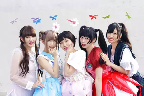 バンドじゃないもん！新メンバーはベーシスト、新体制のアーティスト写真公開