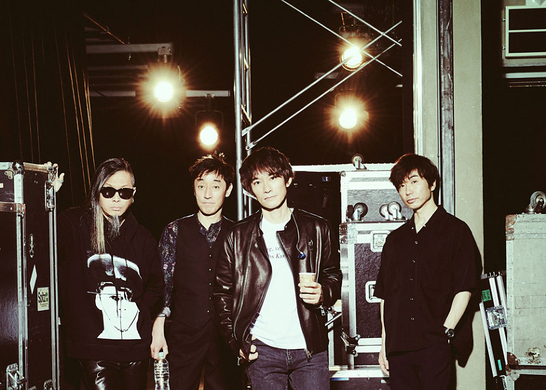 スピッツ 新木場サンセット で大ヒット曲をカバー 熱い夏を締めくくる 19年9月9日 エキサイトニュース