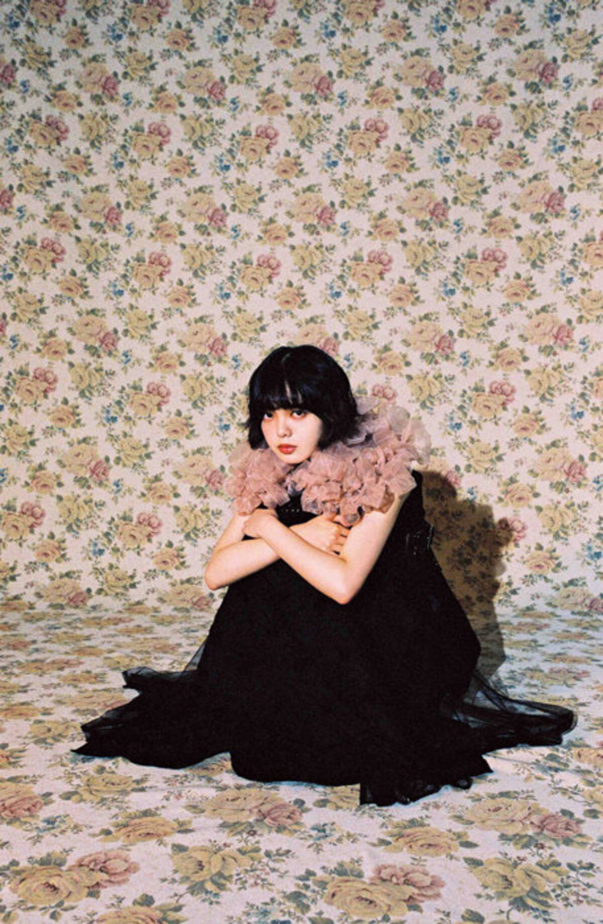 欅坂46・平手友梨奈『GINZA』初登場 「モードかつキュートな」表情に  