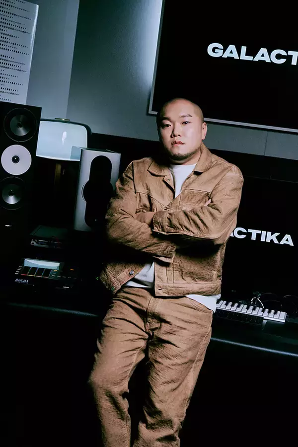 「GALACTIKA *とは何者？TWICE、ITZYを手がけた音楽プロデューサーチームにインタビュー」の画像