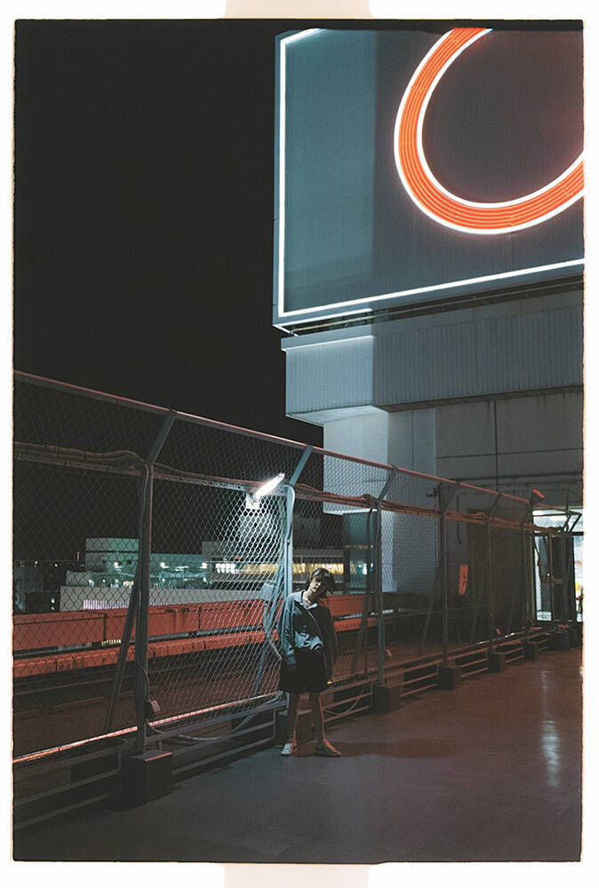 上村窓写真連載vol.2『どこだよここは だれだよきみは』〜終わったおのでらと街を歩く〜