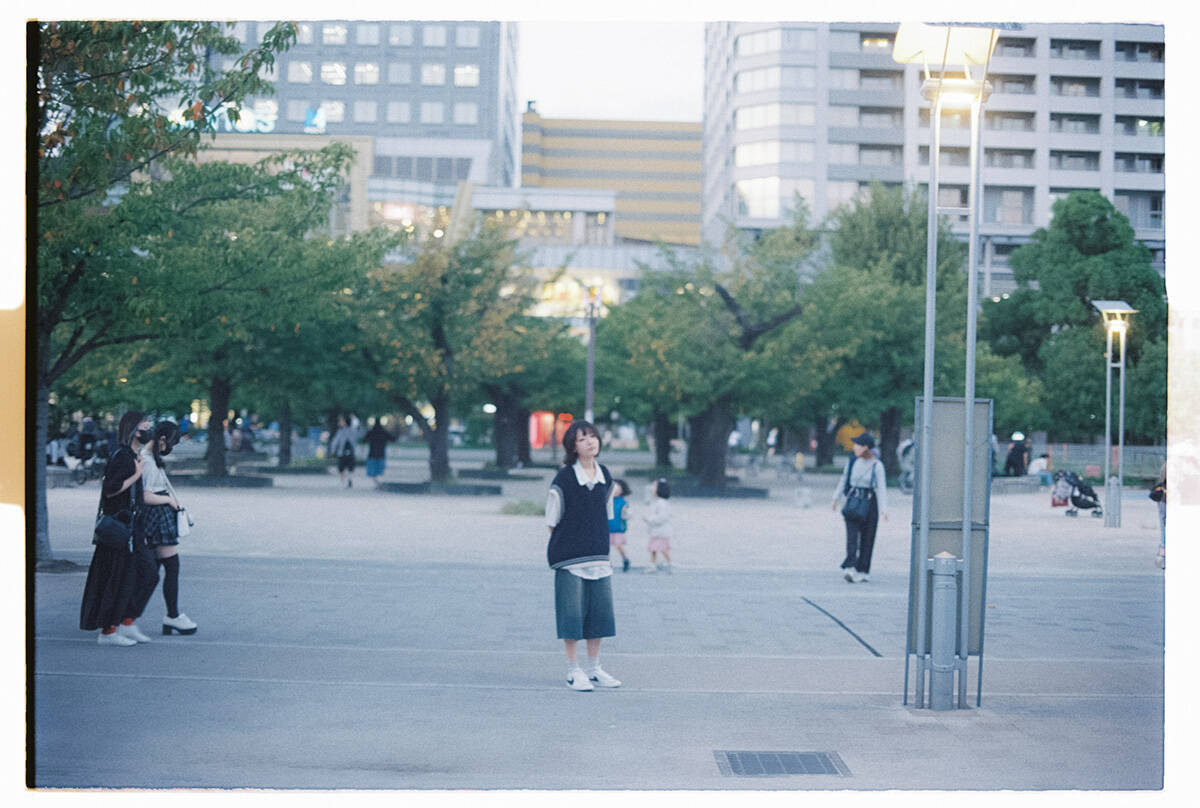 上村窓写真連載vol.2『どこだよここは だれだよきみは』〜終わったおのでらと街を歩く〜