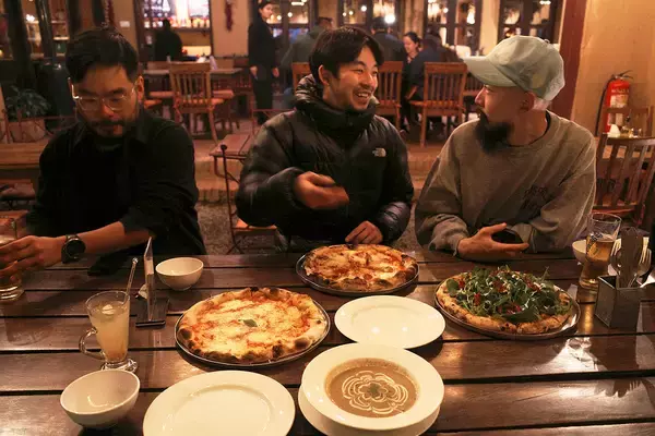 「仲野太賀、上出遼平、阿部裕介の旅サークル「MPC」の会員証発行所が4月24日より渋谷PARCOに登場」の画像