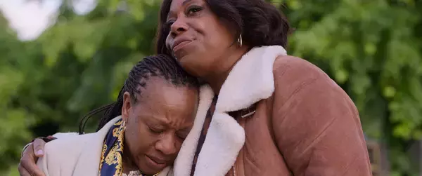 あの人は、なぜいつも怒っているのか？英国映画界の巨匠マイク・リーに問う新作『ハード・トゥルース』