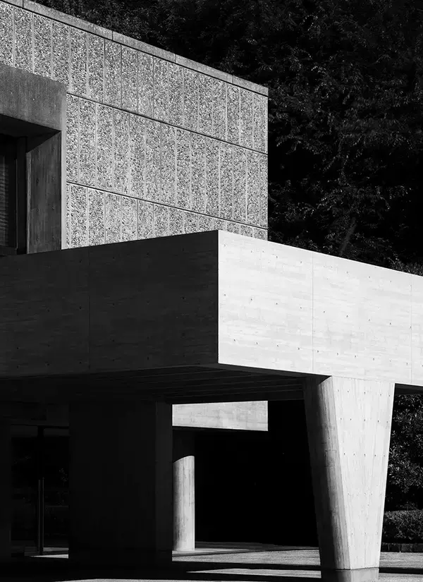 「国立西洋美術館の世界遺産登録10周年を記念。瀧本幹也による写真集が刊行」の画像