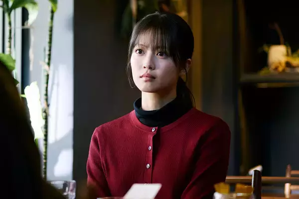 「松村北斗×今田美桜が事件の真相に迫る。東野圭吾原作『白鳥とコウモリ』新規場面写真到着」の画像
