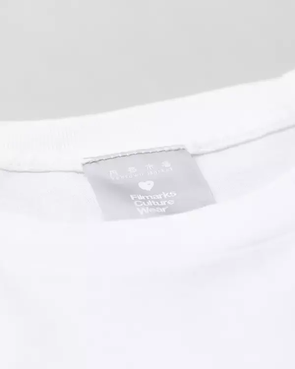 「岩井俊二監督『リリイ・シュシュのすべて』の名シーンをフィーチャーしたTシャツが登場」の画像