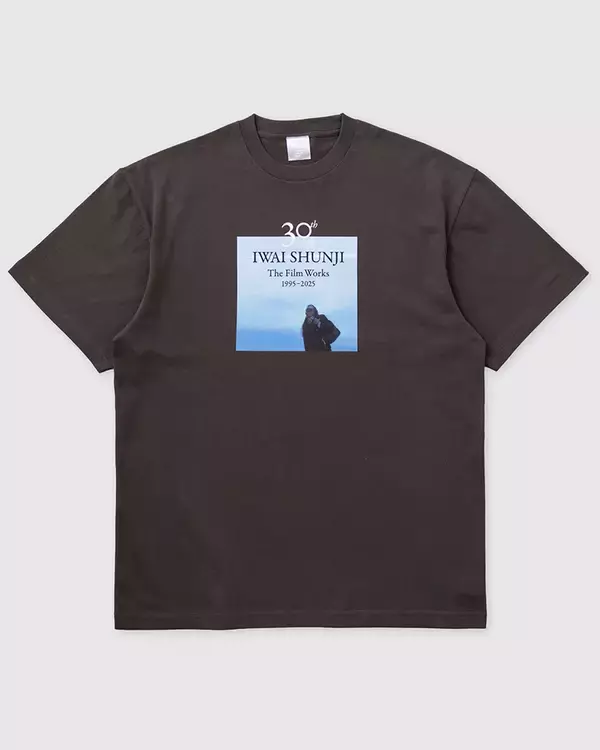 「岩井俊二監督『リリイ・シュシュのすべて』の名シーンをフィーチャーしたTシャツが登場」の画像