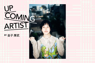 地図なき音楽の旅人、梅井美咲。ピアノ、トラックメイク、歌——24歳の表現者はどこへでも行ける