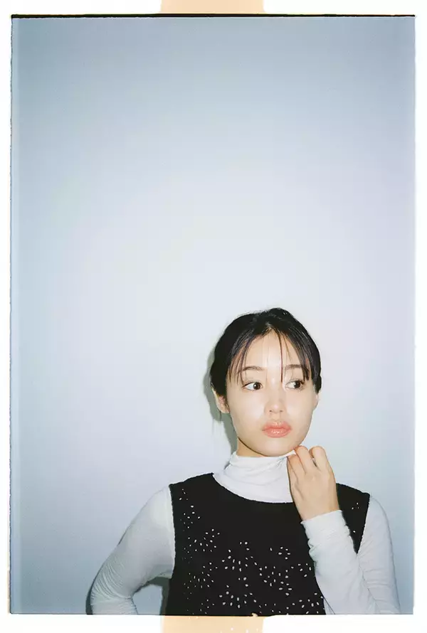 「上村窓写真連載vol.4『どこだよここは だれだよきみは』〜藤原さくらと街を歩く〜」の画像