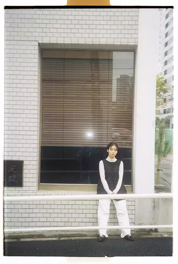 「上村窓写真連載vol.4『どこだよここは だれだよきみは』〜藤原さくらと街を歩く〜」の画像