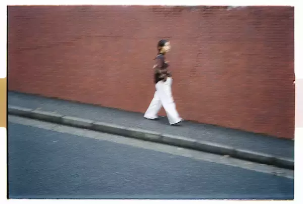 「上村窓写真連載vol.4『どこだよここは だれだよきみは』〜藤原さくらと街を歩く〜」の画像