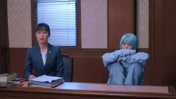 「伊藤万理華主演『擬人化ドラマ 被告人エモい』6月23日にNHK総合で放送。「エモい」と古参形容詞の超法廷劇」の画像