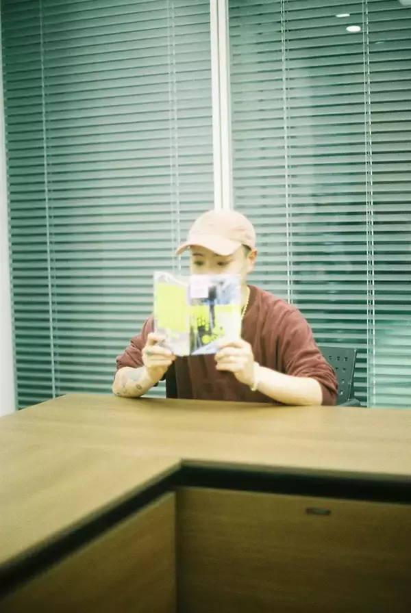 「ハッピーの裏にある犠牲を見過ごさない。作家・大田ステファニー歓人が語る、ガザや子どもたちへの連帯」の画像