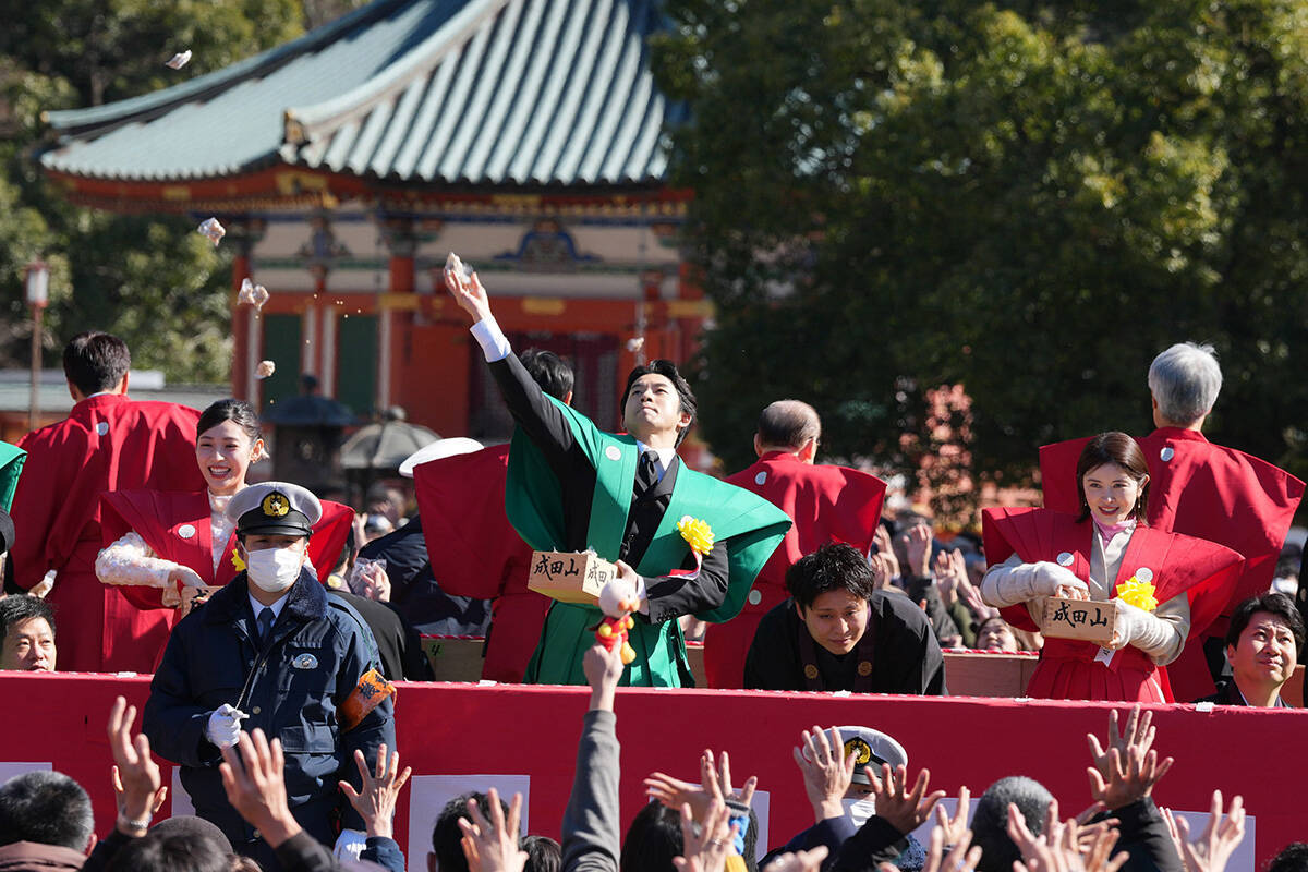 『豊臣兄弟！』仲野太賀、白石聖、池松壮亮、浜辺美波らが豆まきに参加