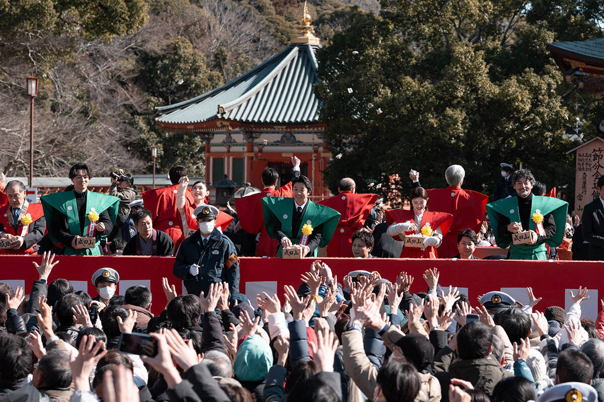 『豊臣兄弟！』仲野太賀、白石聖、池松壮亮、浜辺美波らが豆まきに参加