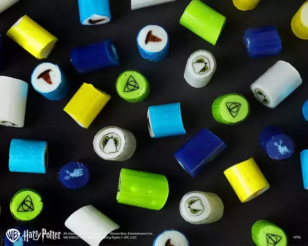 「『ハリー・ポッター』の世界観をモチーフにしたコラボキャンディがパパブブレから登場」の画像