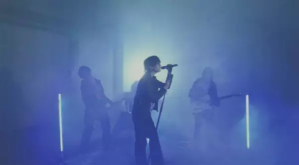 「2005年生まれの次世代ポップスター、Rol3ert。世界中のプレイリストに入った、洗練された音色と歌声」の画像