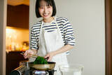 「『Quick Japan』料理家・長谷川あかり特集。野木亜紀子、黒木華と対談、谷口菜津子の漫画も」の画像2
