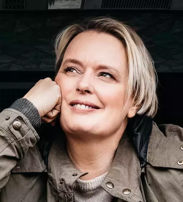 「ストライキでなく「休日」と呼び、90％の女性が参加。アイスランドの奇跡を記録した映画インタビュー」の画像