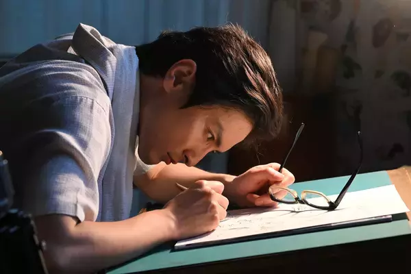 「高良健吾×原田琥之佑『手塚治虫の戦争』メインビジュアル公開。音楽は原摩利彦」の画像