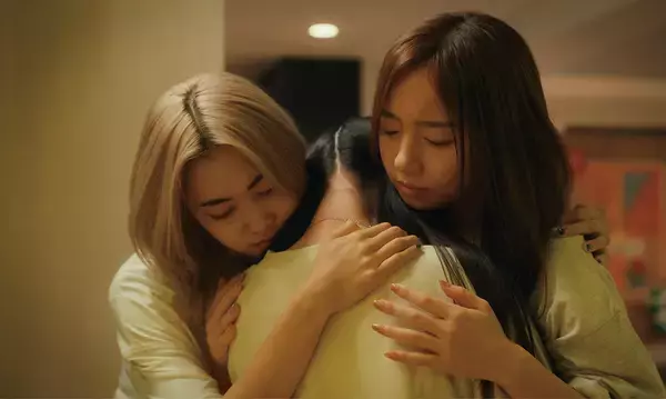 「齊藤京子主演、『恋愛裁判』深田晃司監督インタビュー。「アイドルの道を選んだのは自分でしょう」という言葉の暴力性」の画像