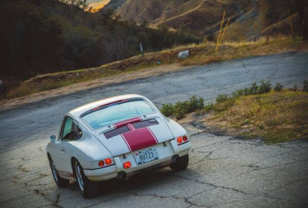 車歴の多くを5速全開で過ごしてきた 毎日使えるポルシェ911 R レプリカを製作 年8月14日 エキサイトニュース